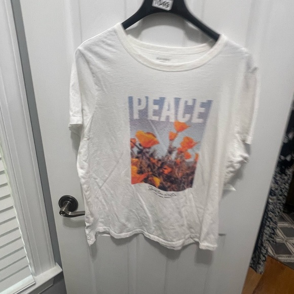 Old Navy White Graphic Relaxed T-Shirt - Picture 1 of 9